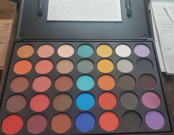 35 Color Eyeshadow Palette